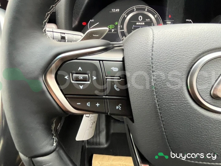 Lexus LX Зеленый