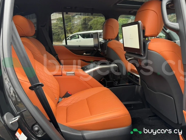 Lexus LX Черный