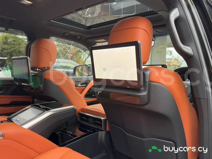 Lexus LX Черный