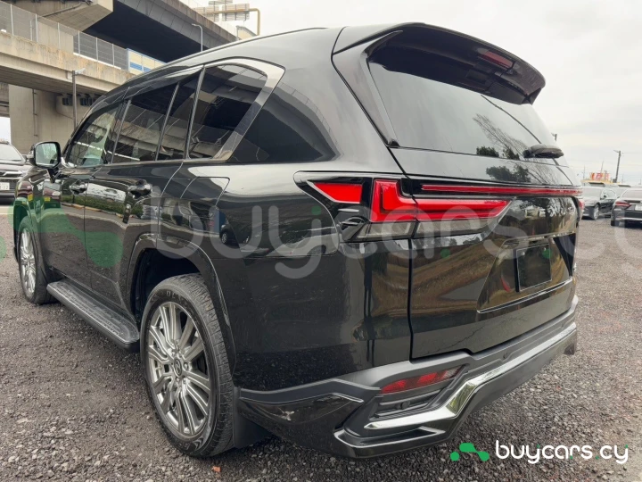 Lexus LX Черный