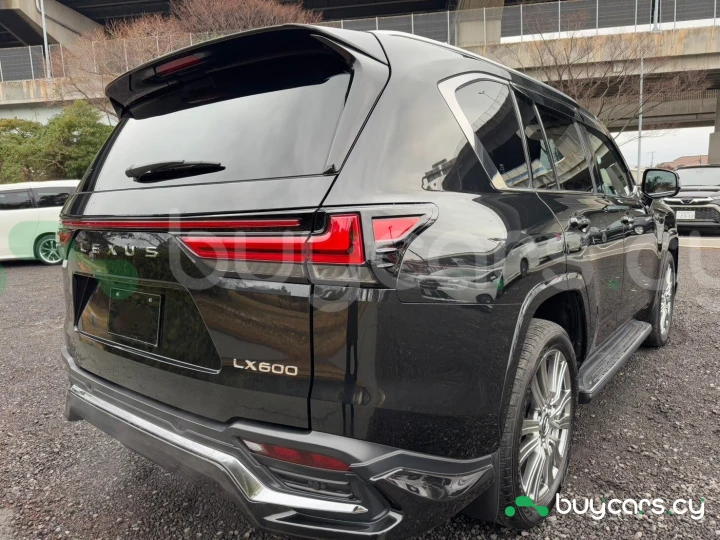 Lexus LX Черный