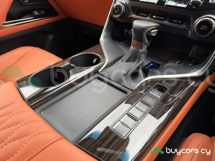 Lexus LX Черный