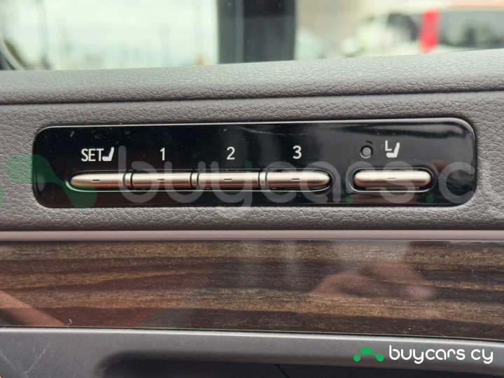 Lexus LX Черный