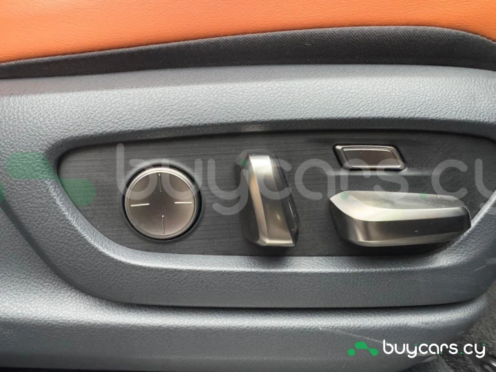 Lexus LX Черный