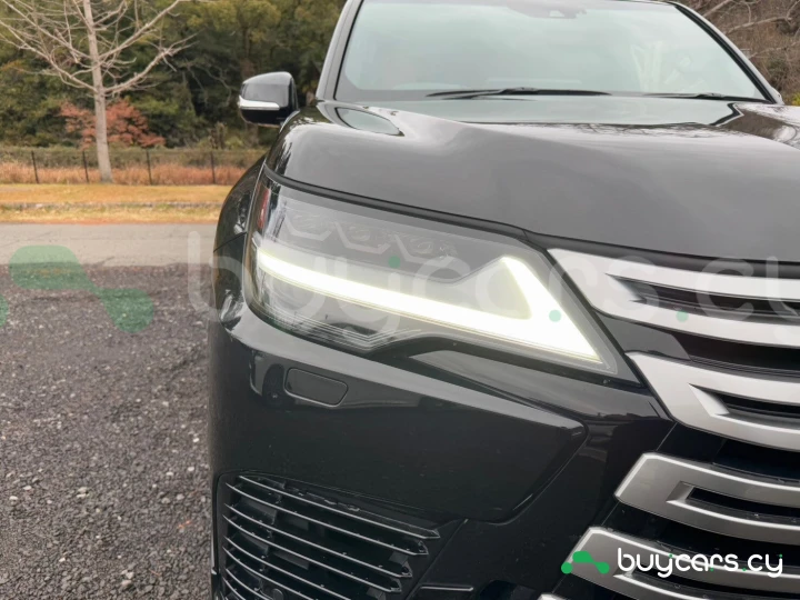 Lexus LX Черный