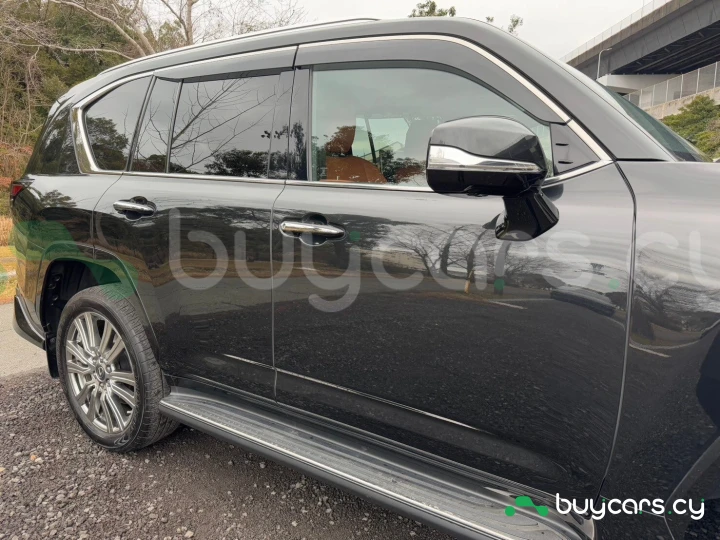 Lexus LX Черный