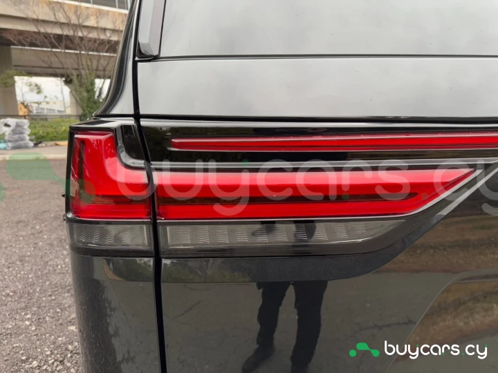 Lexus LX Черный