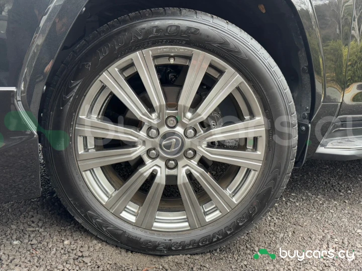 Lexus LX Черный