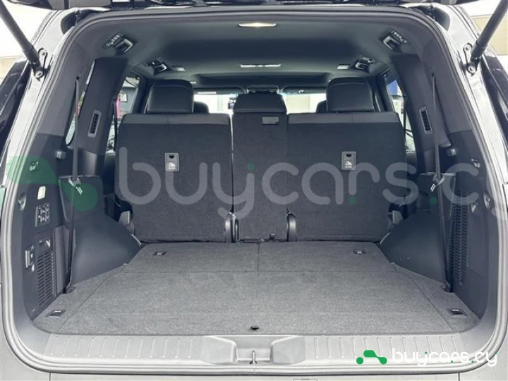 Lexus LX Черный