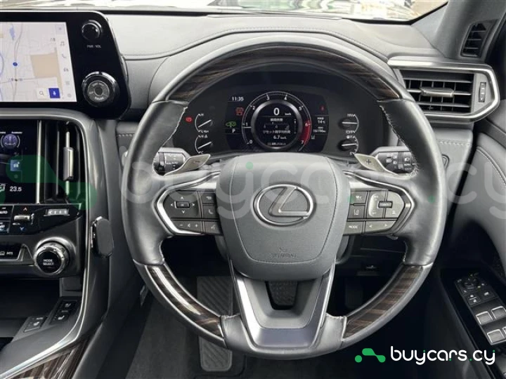 Lexus LX Черный