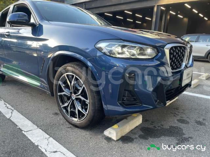 BMW X4 Blue