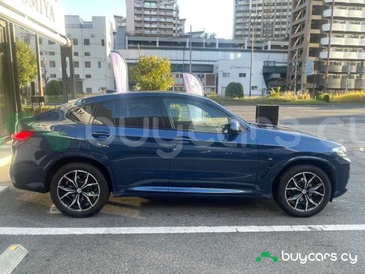 BMW X4 Blue