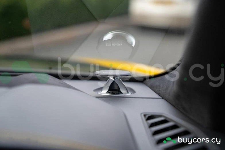 Lamborghini Urus Желтый