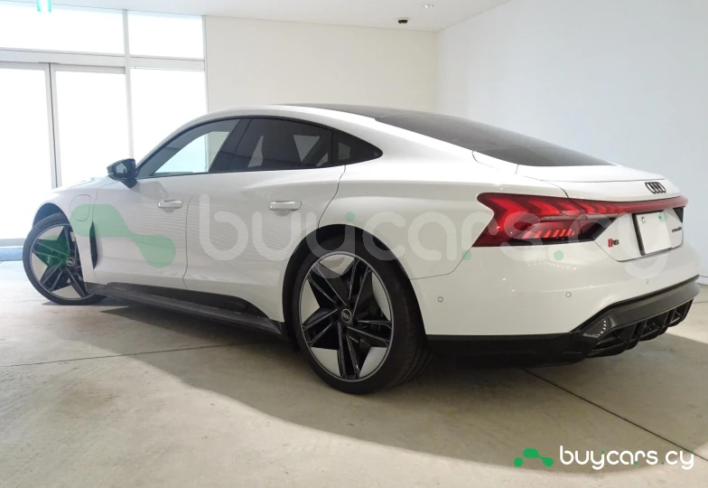 Audi RS e-tron GT Белый