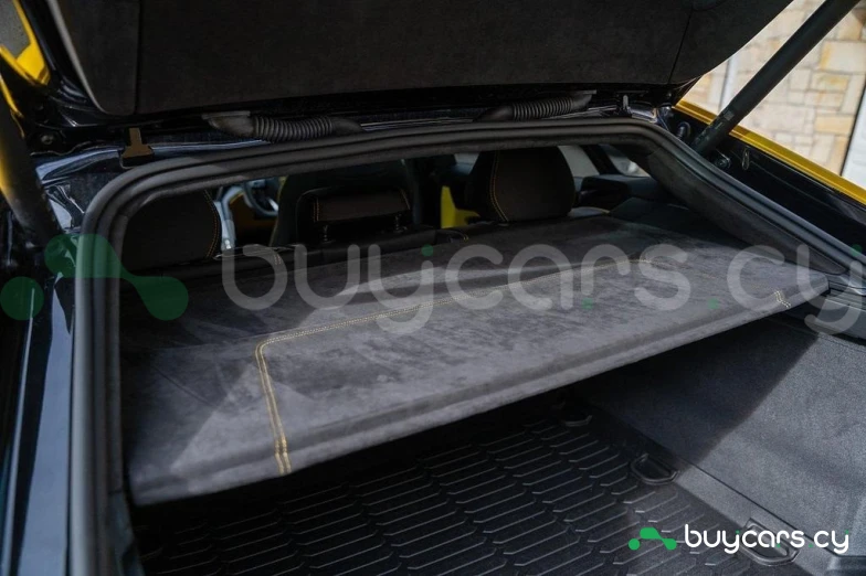 Lamborghini Urus Желтый