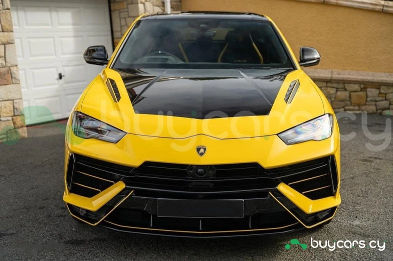 Lamborghini Urus Желтый