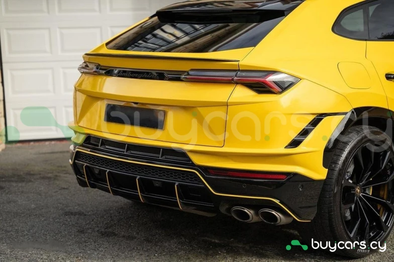 Lamborghini Urus Желтый