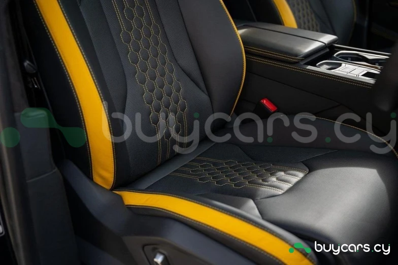 Lamborghini Urus Желтый