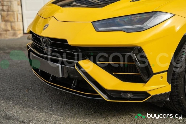 Lamborghini Urus Желтый