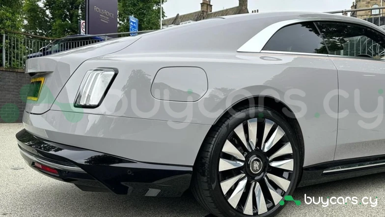 Rolls-Royce Spectre White