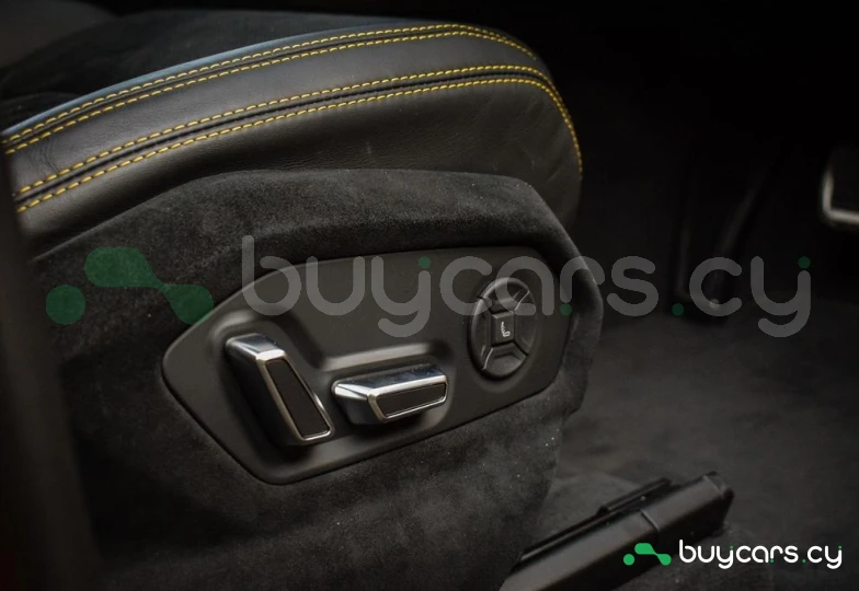 Lamborghini Urus Желтый