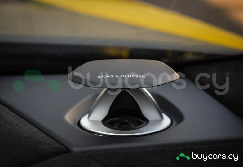 Lamborghini Urus Желтый