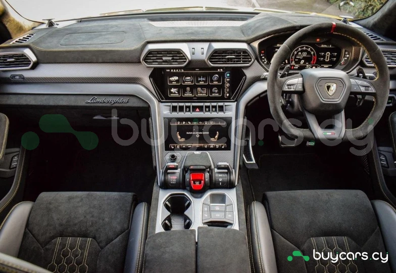 Lamborghini Urus Желтый