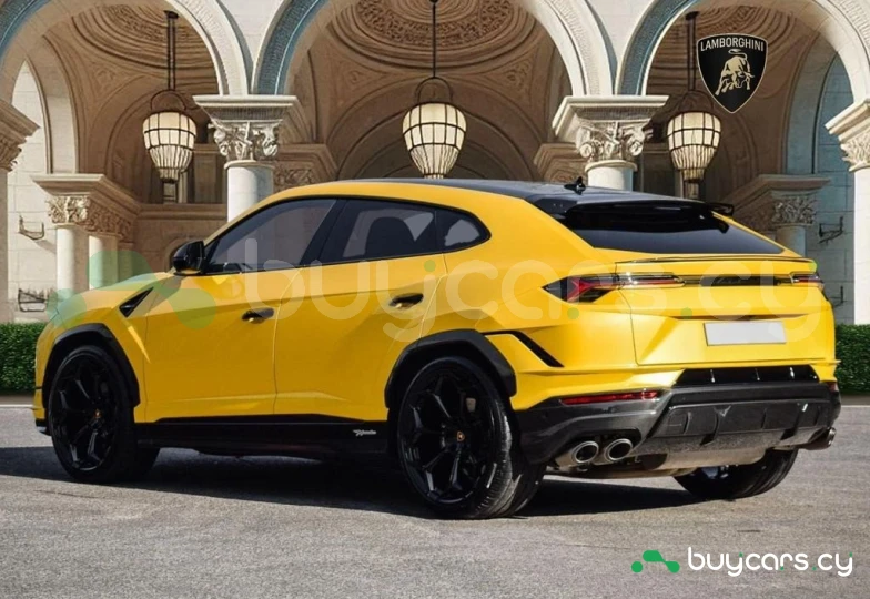 Lamborghini Urus Желтый