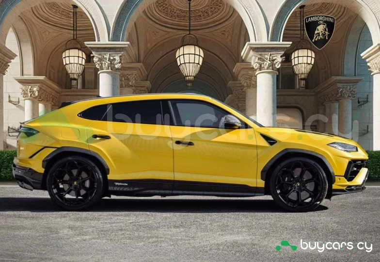 Lamborghini Urus Желтый
