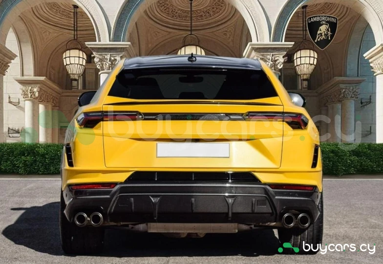 Lamborghini Urus Желтый