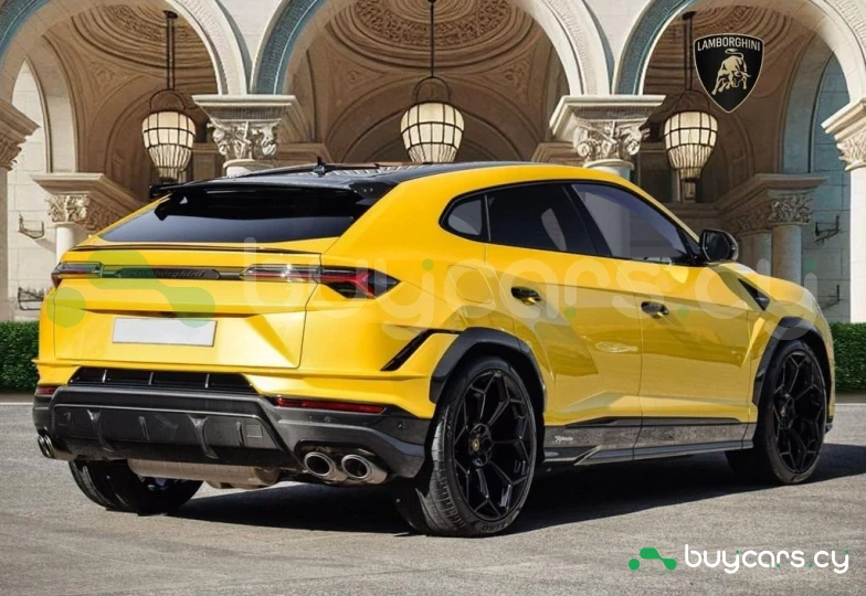 Lamborghini Urus Желтый