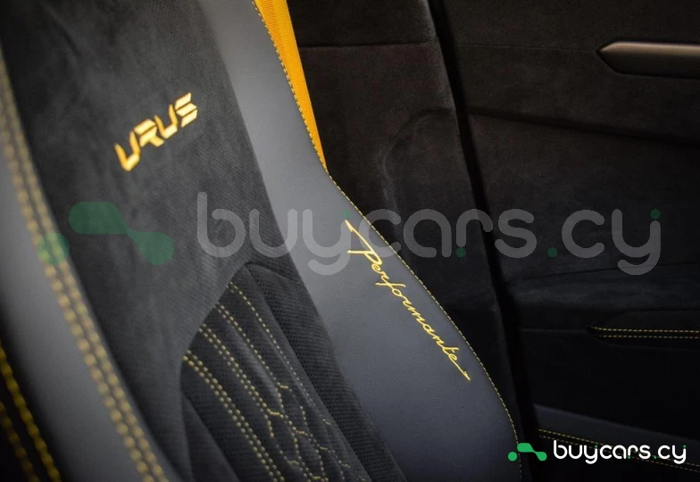 Lamborghini Urus Желтый