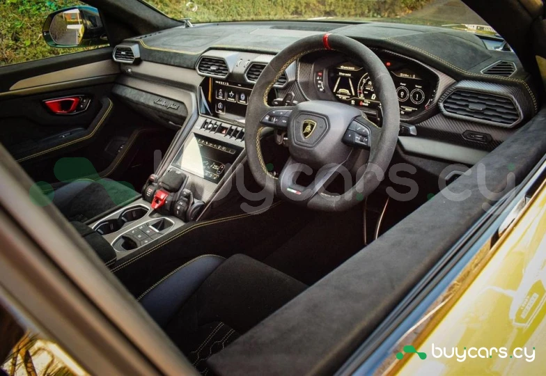 Lamborghini Urus Желтый