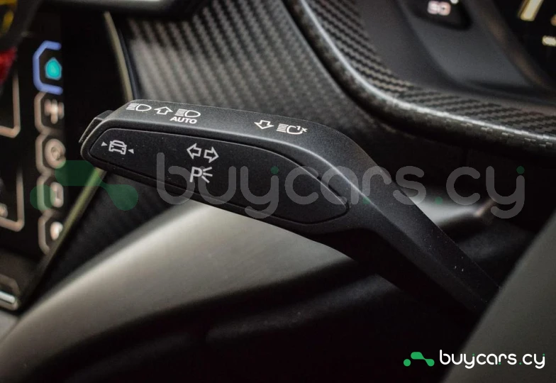 Lamborghini Urus Желтый