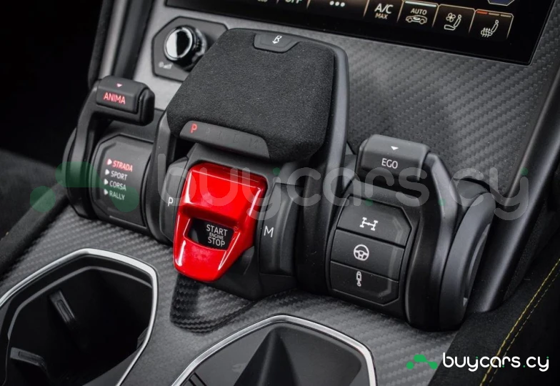 Lamborghini Urus Желтый