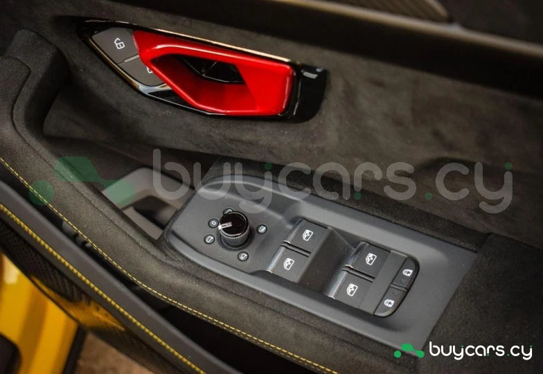 Lamborghini Urus Желтый