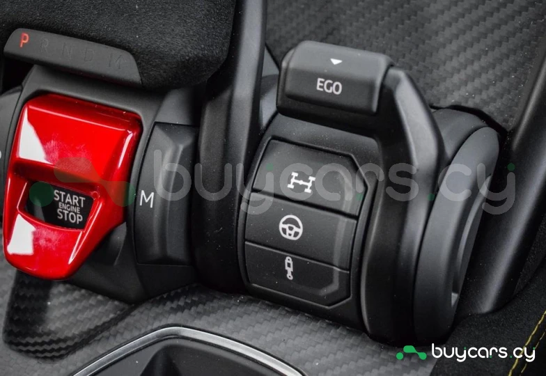 Lamborghini Urus Желтый