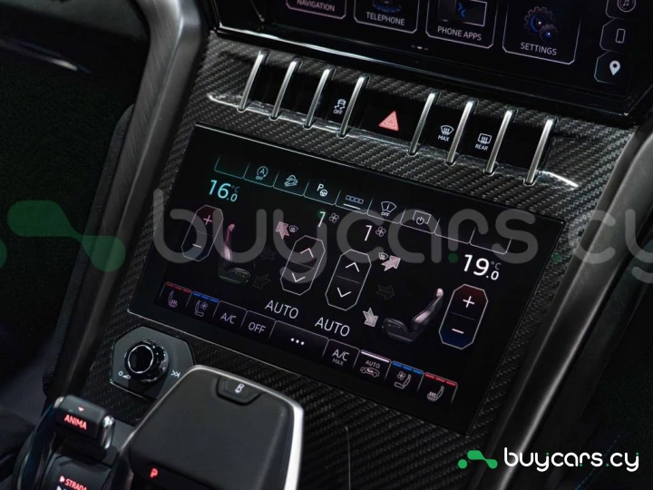 Lamborghini Urus Blue