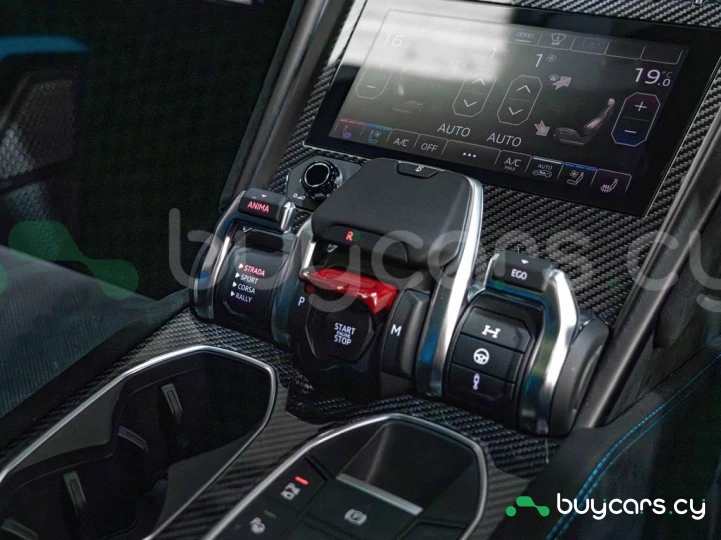 Lamborghini Urus Blue