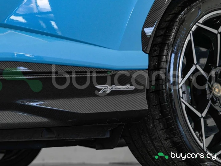 Lamborghini Urus Blue