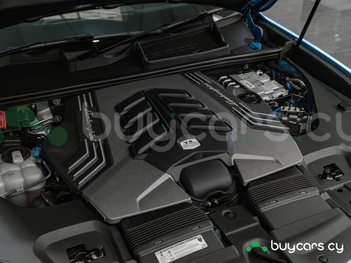 Lamborghini Urus Blue