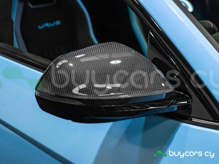 Lamborghini Urus Blue