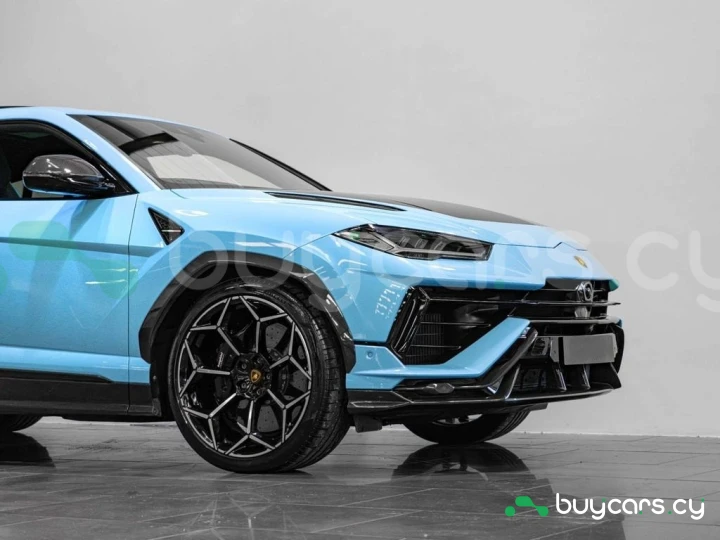 Lamborghini Urus Blue