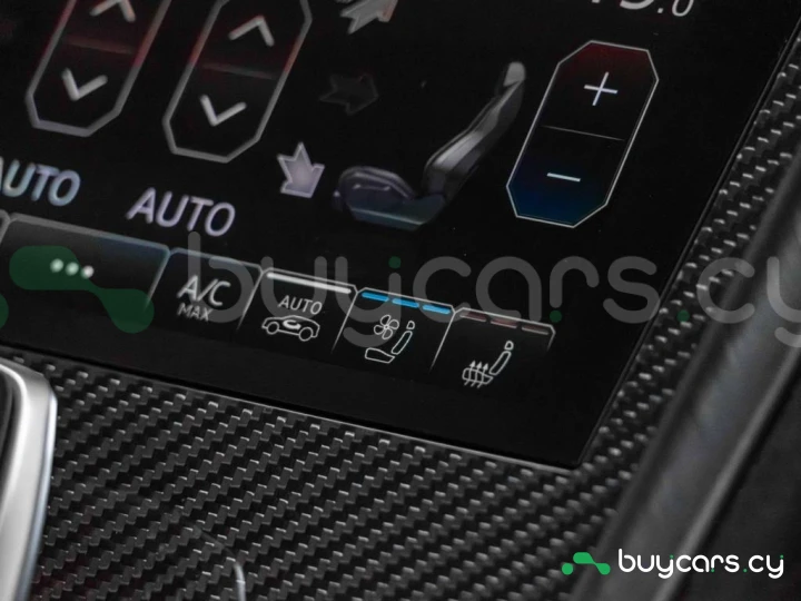 Lamborghini Urus Blue