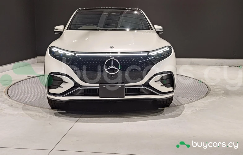 Mercedes EQS SUV White