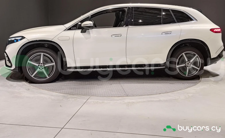 Mercedes EQS SUV White