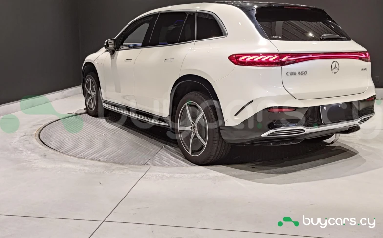 Mercedes EQS SUV White