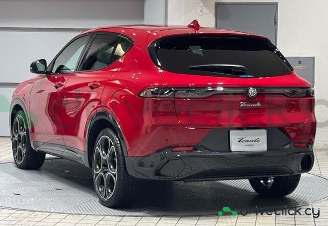 Alfa Romeo Tonale Red
