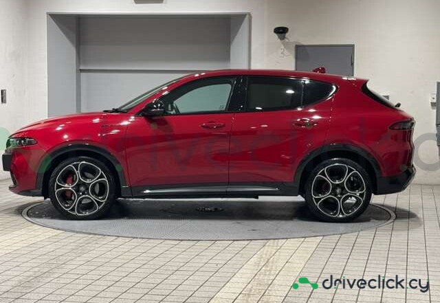 Alfa Romeo Tonale Red
