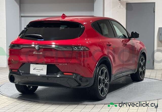 Alfa Romeo Tonale Red